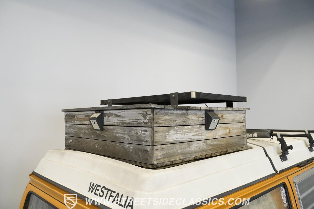 1972 Volkswagen Westfalia Camper