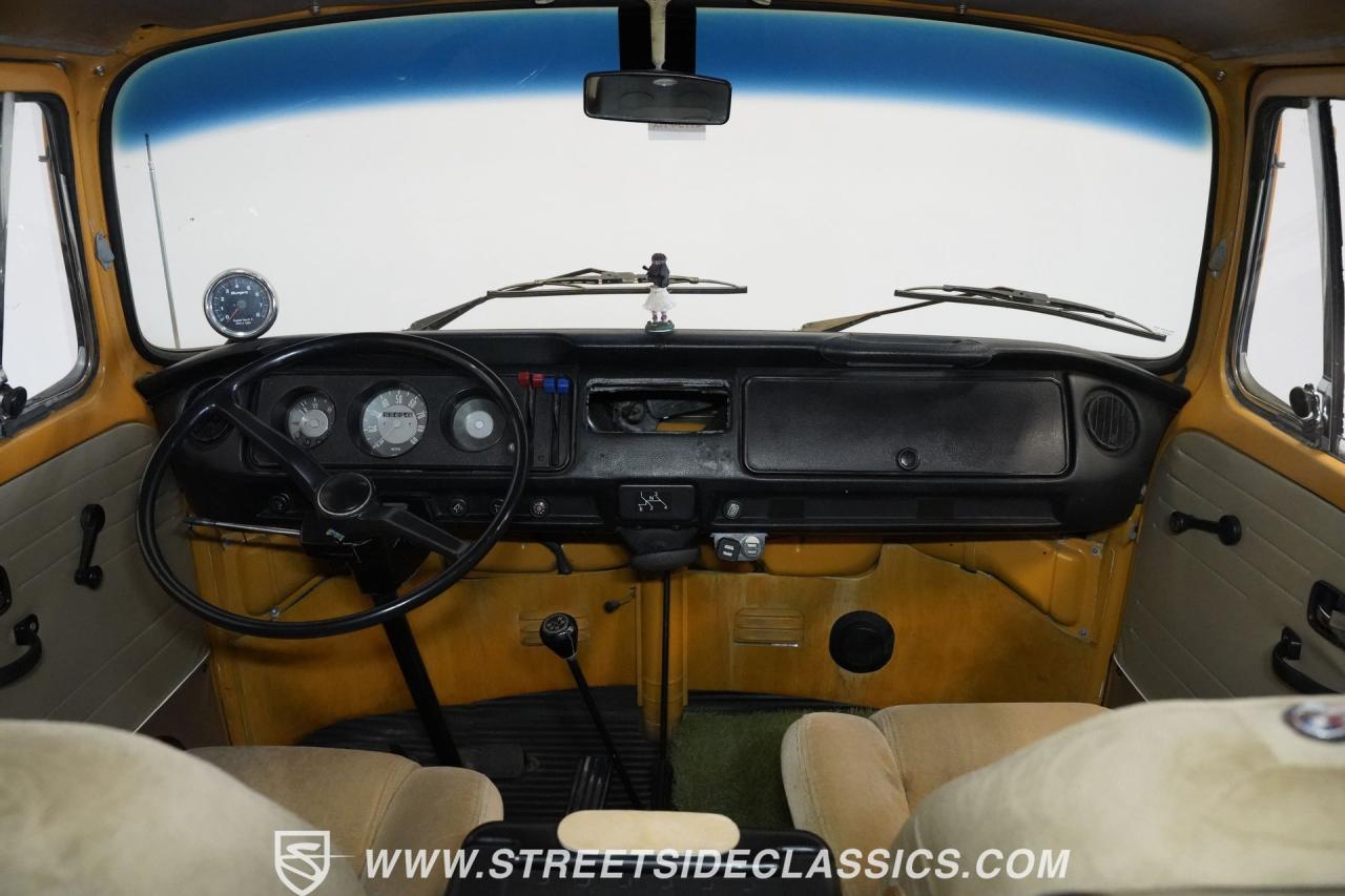 1972 Volkswagen Westfalia Camper