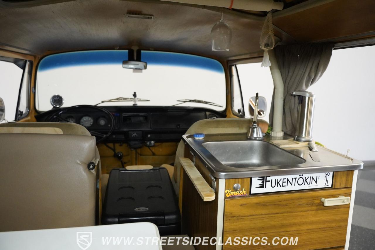 1972 Volkswagen Westfalia Camper