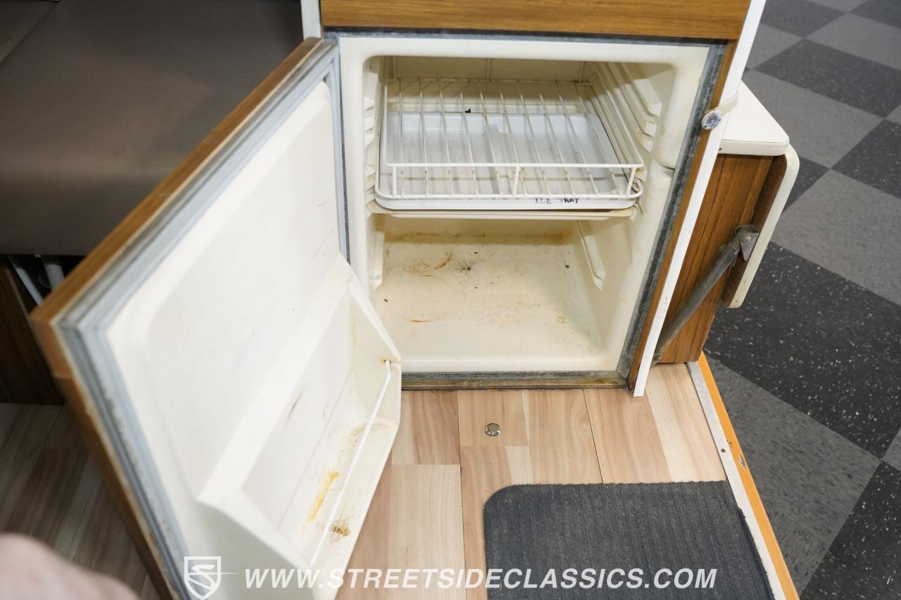 1972 Volkswagen Westfalia Camper