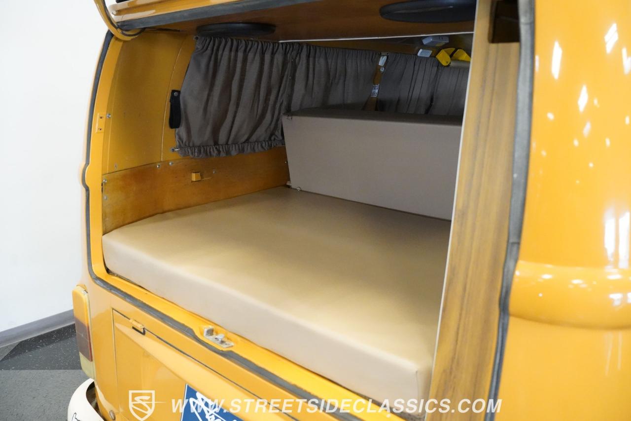 1972 Volkswagen Westfalia Camper