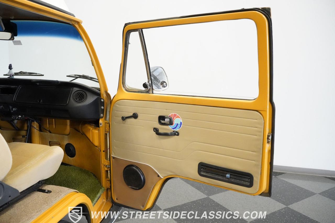 1972 Volkswagen Westfalia Camper