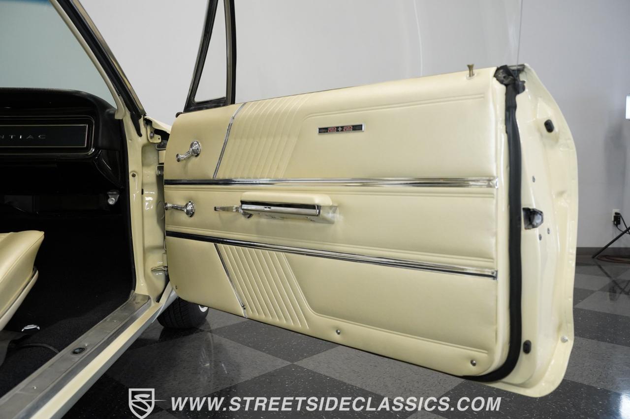 1966 Pontiac 2+2 Hardtop