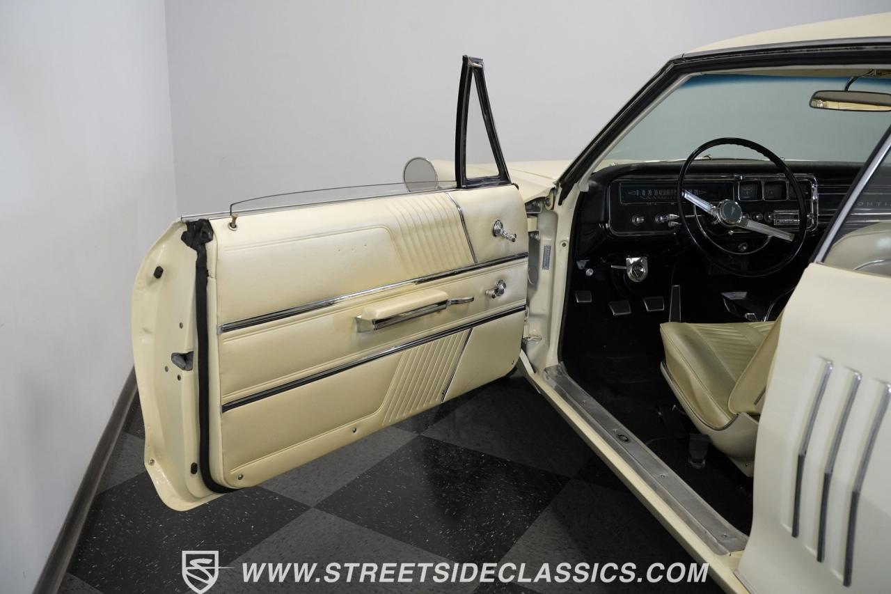 1966 Pontiac 2+2 Hardtop