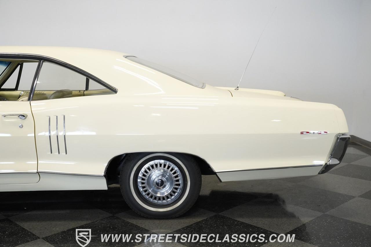 1966 Pontiac 2+2 Hardtop
