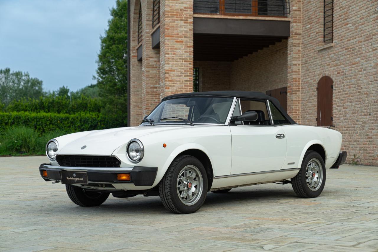 1981 Fiat PININFARINA SPIDEREUROPA