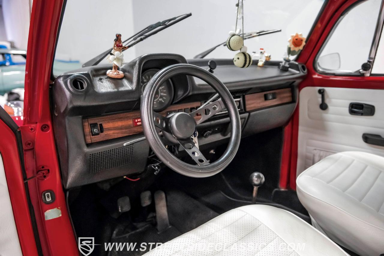 1975 Volkswagen Super Beetle