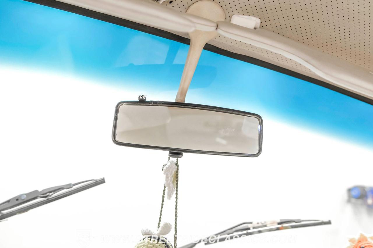 1975 Volkswagen Super Beetle