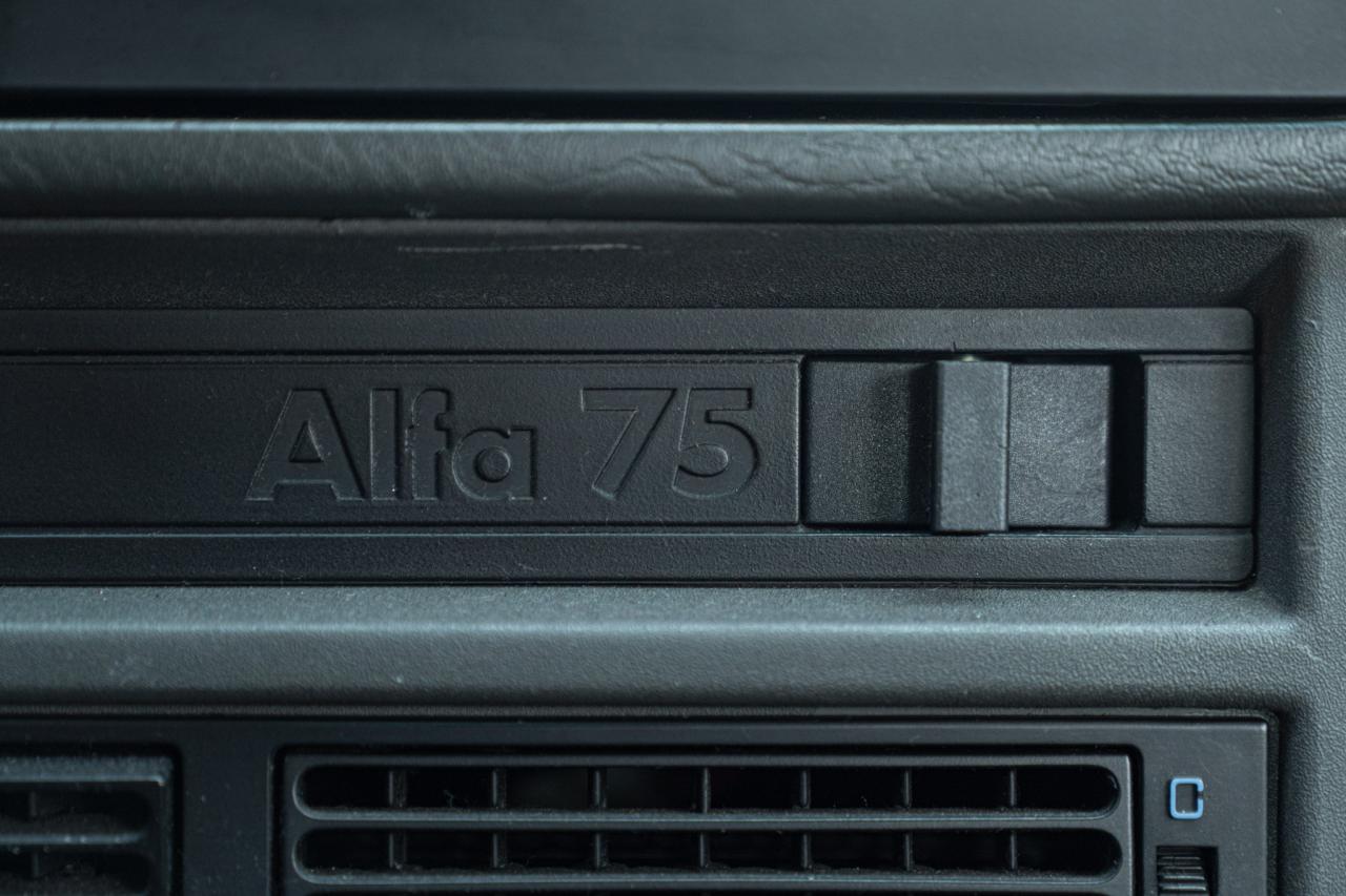 1989 Alfa Romeo 75 2.0