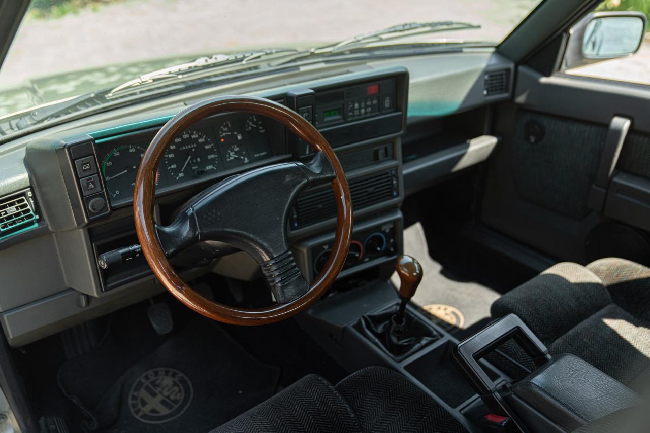 1989 Alfa Romeo 75 2.0