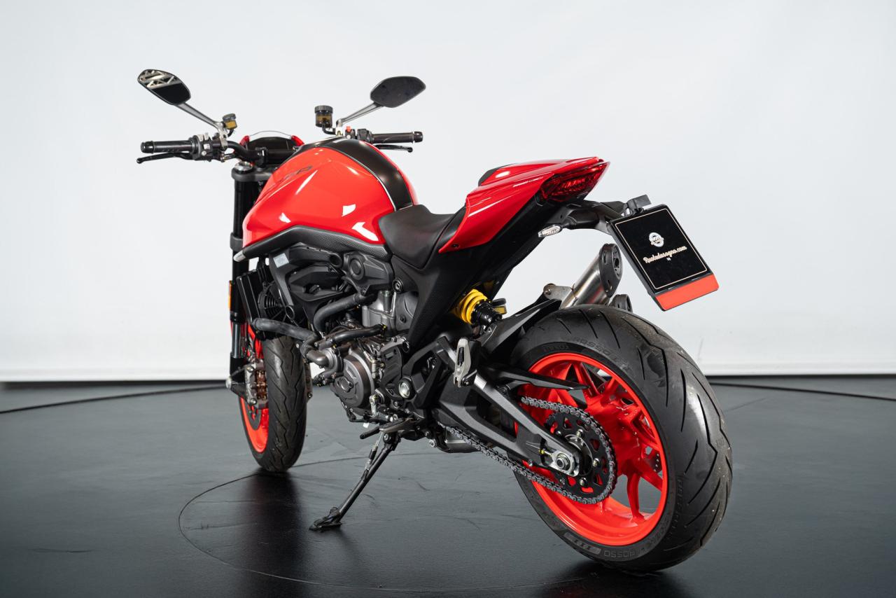 2022 Ducati MONSTER