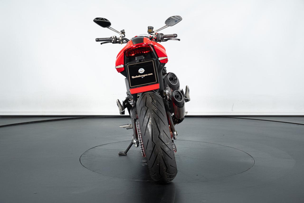 2022 Ducati MONSTER