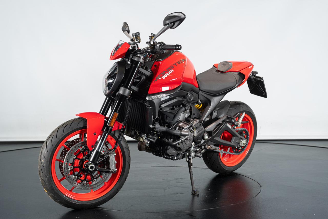 2022 Ducati MONSTER