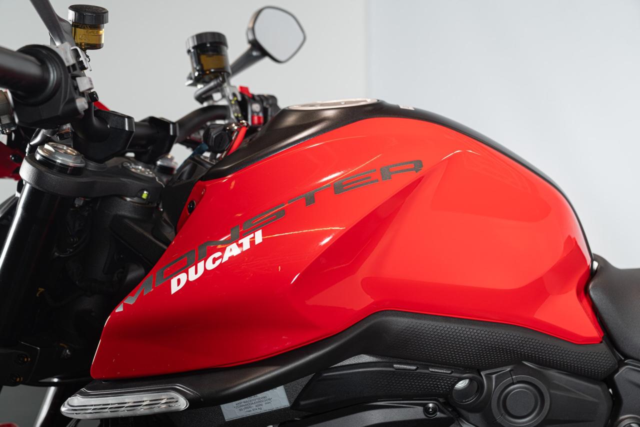 2022 Ducati MONSTER