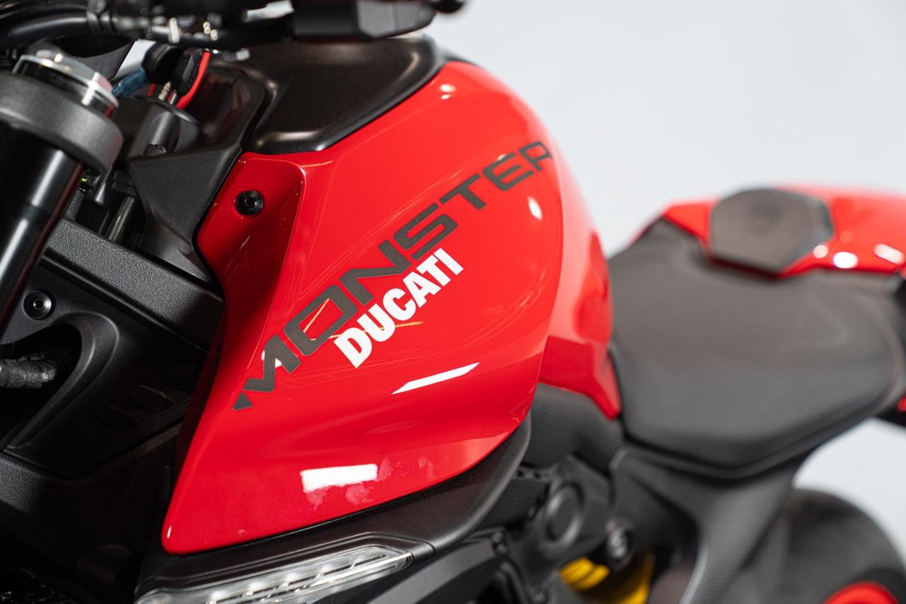 2022 Ducati MONSTER
