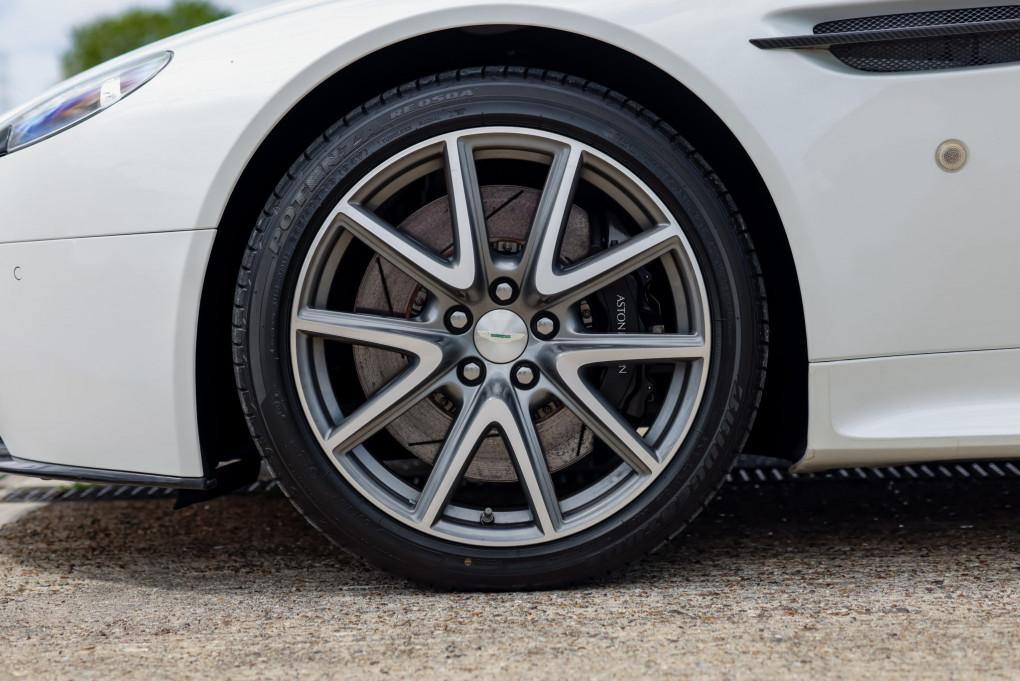 2012 Aston Martin Vantage