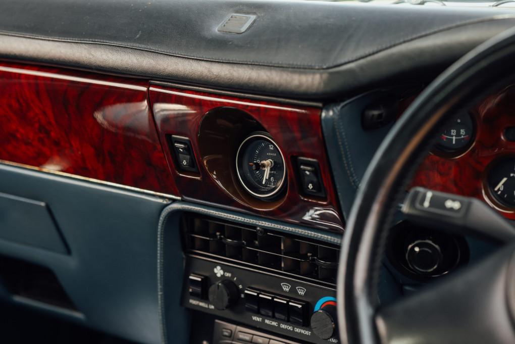 1988 Aston Martin Vantage