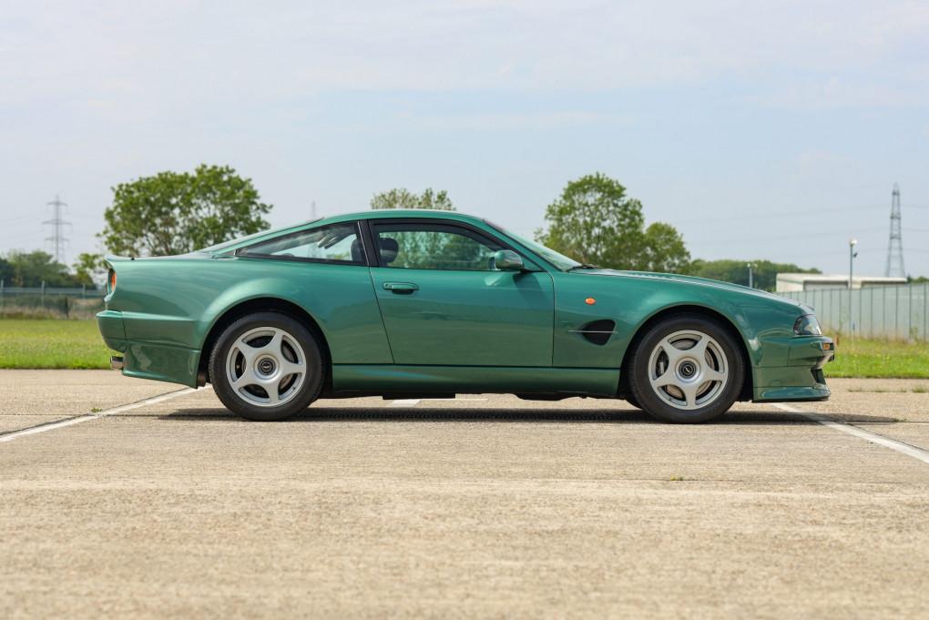 2000 Aston Martin Vantage