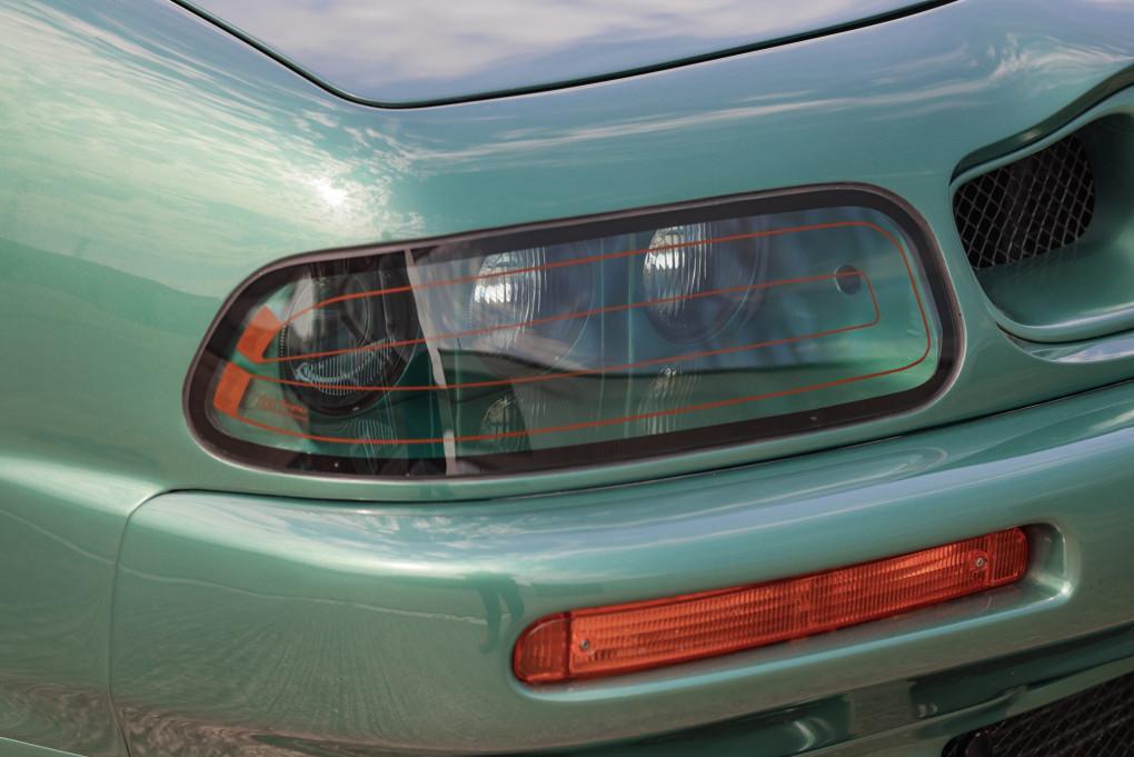 2000 Aston Martin Vantage