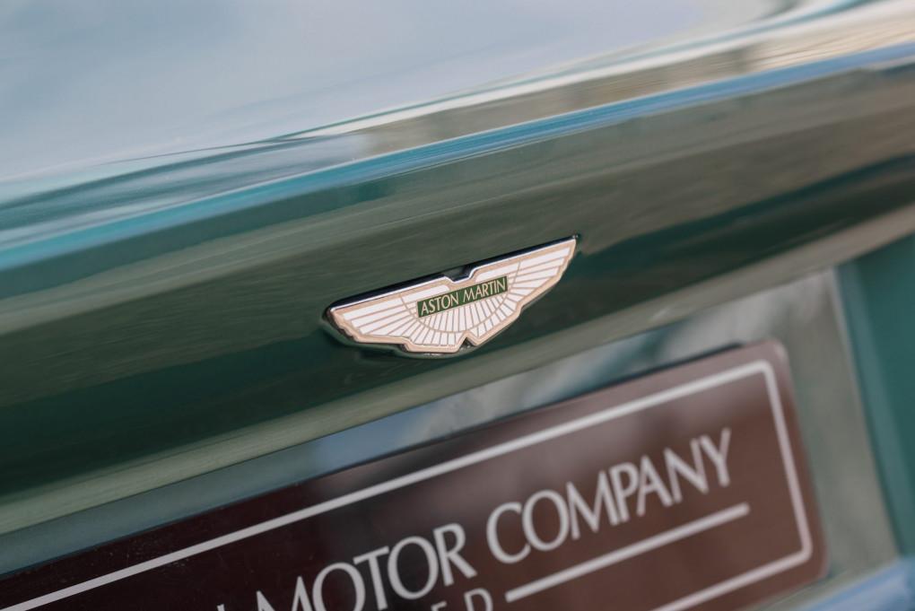 2000 Aston Martin Vantage