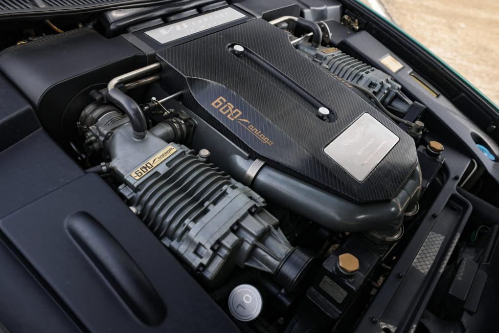 2000 Aston Martin Vantage