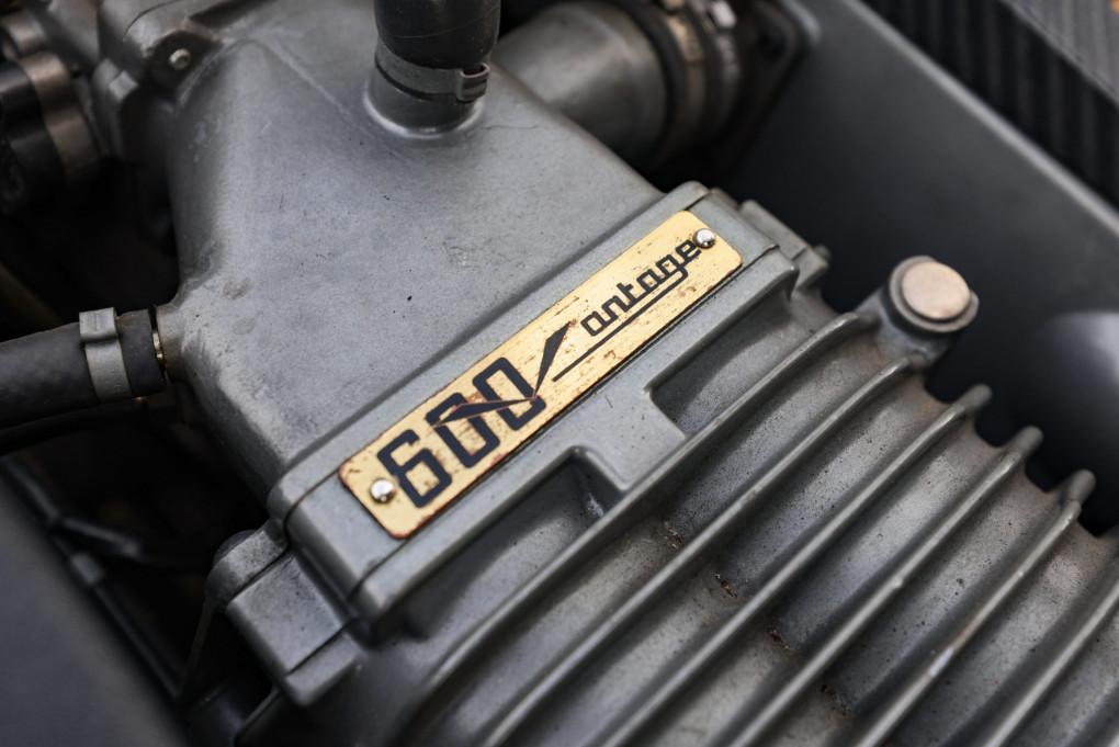 2000 Aston Martin Vantage