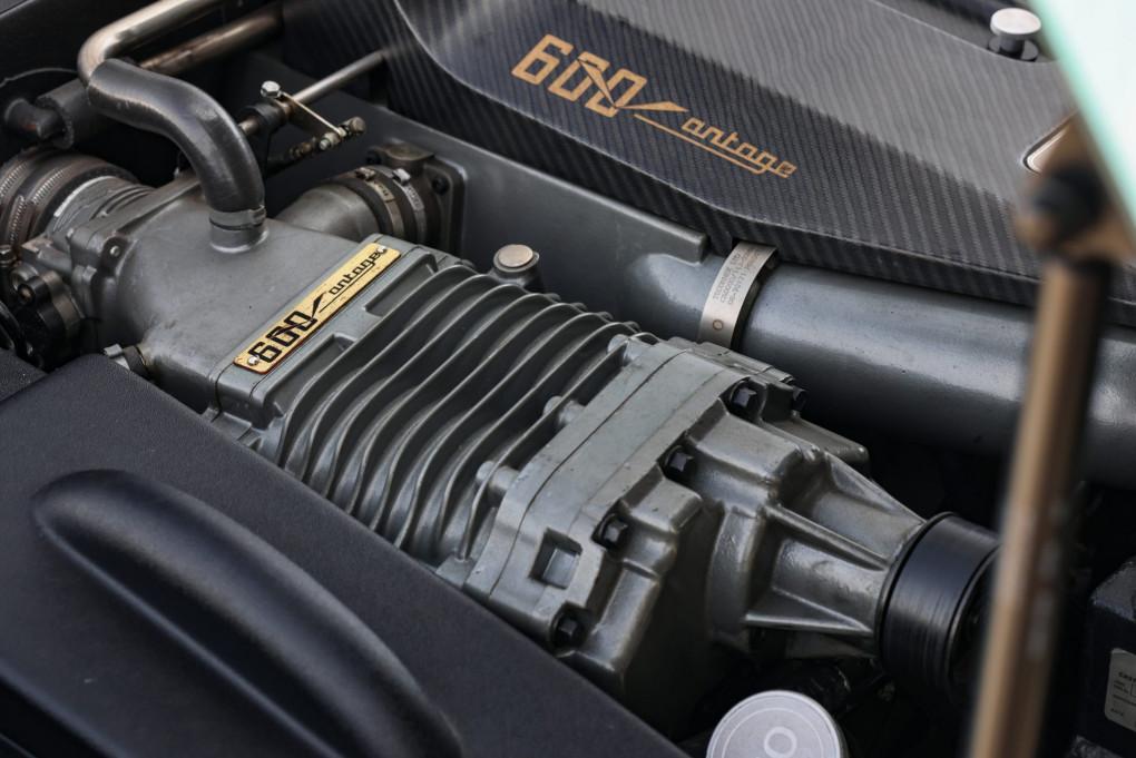 2000 Aston Martin Vantage