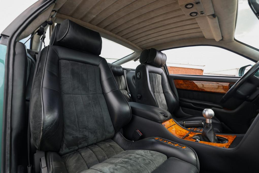 2000 Aston Martin Vantage