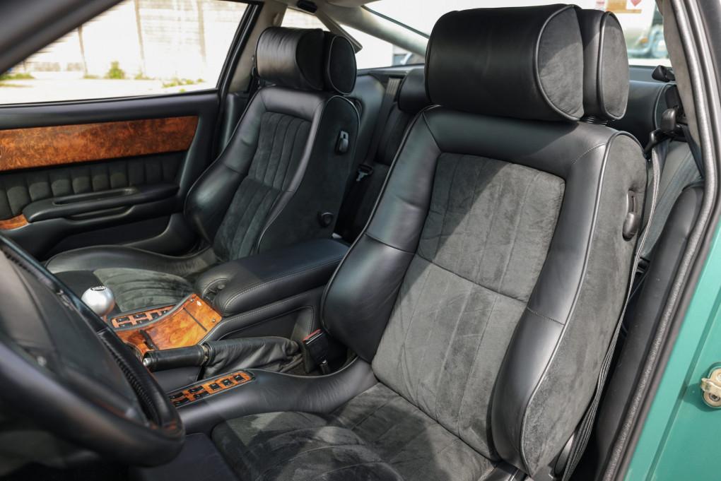 2000 Aston Martin Vantage