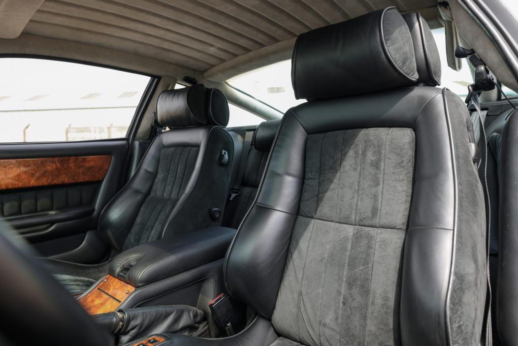 2000 Aston Martin Vantage