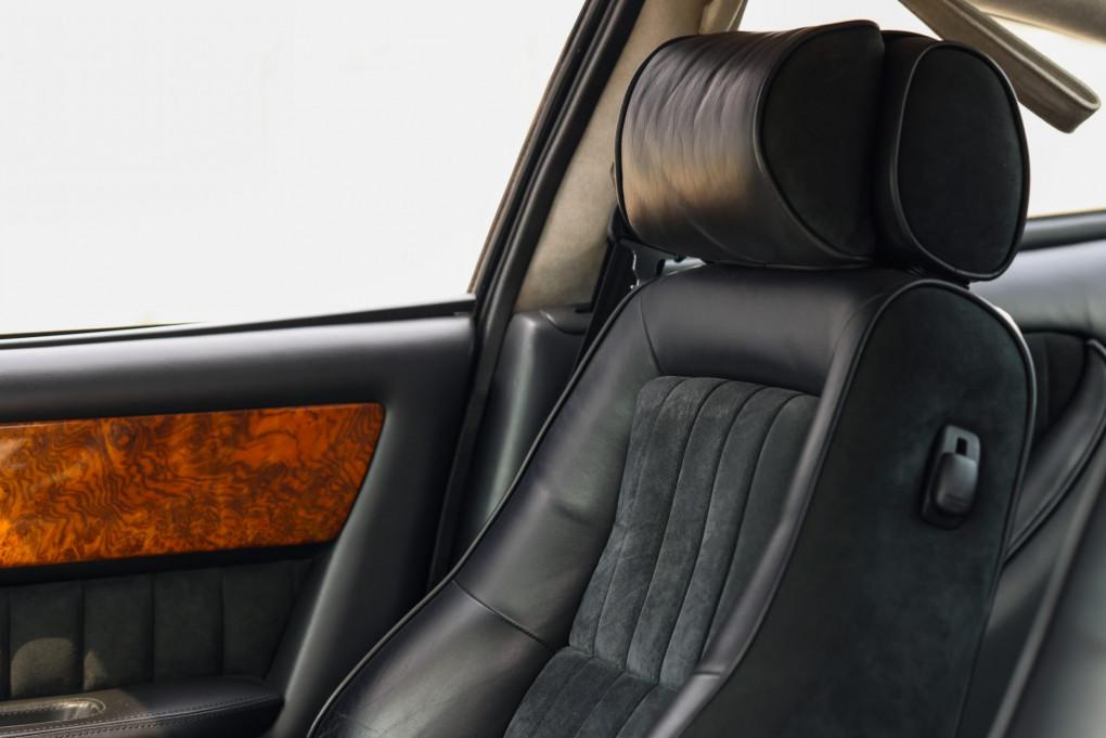 2000 Aston Martin Vantage