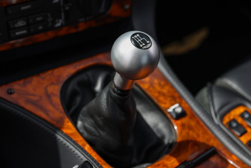 2000 Aston Martin Vantage