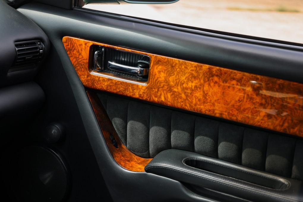 2000 Aston Martin Vantage