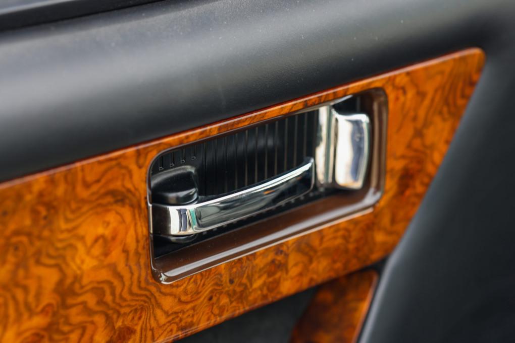 2000 Aston Martin Vantage