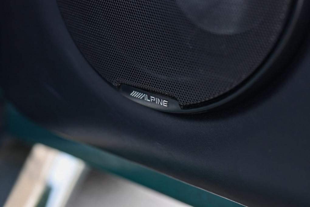 2000 Aston Martin Vantage