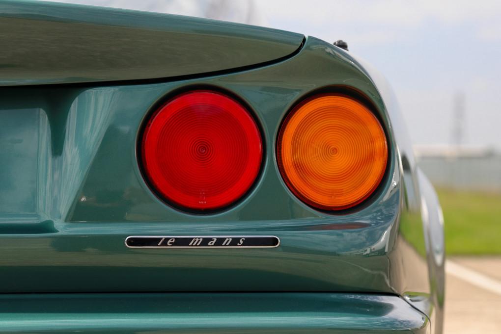 2000 Aston Martin Vantage