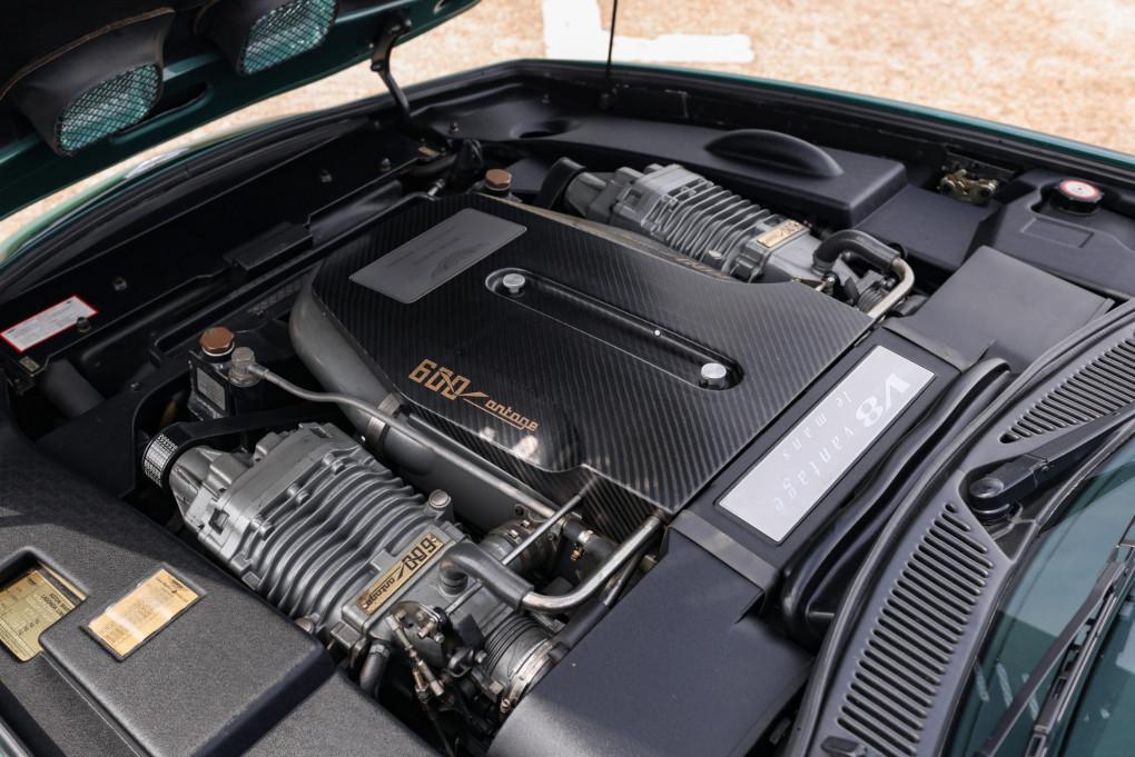 2000 Aston Martin Vantage