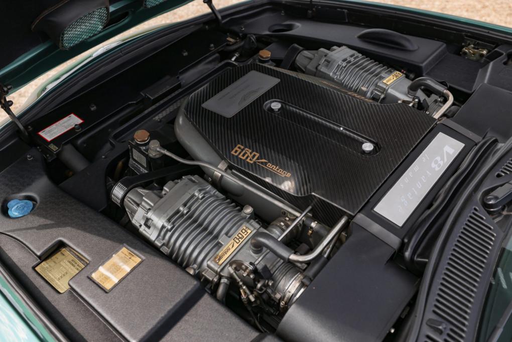 2000 Aston Martin Vantage