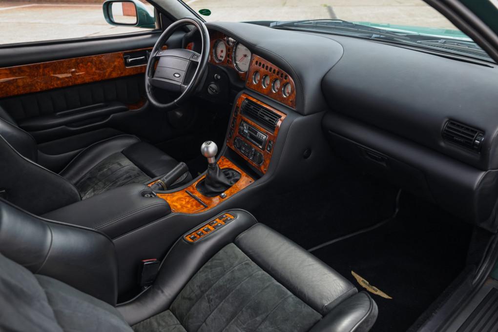 2000 Aston Martin Vantage