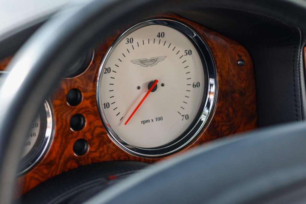 2000 Aston Martin Vantage