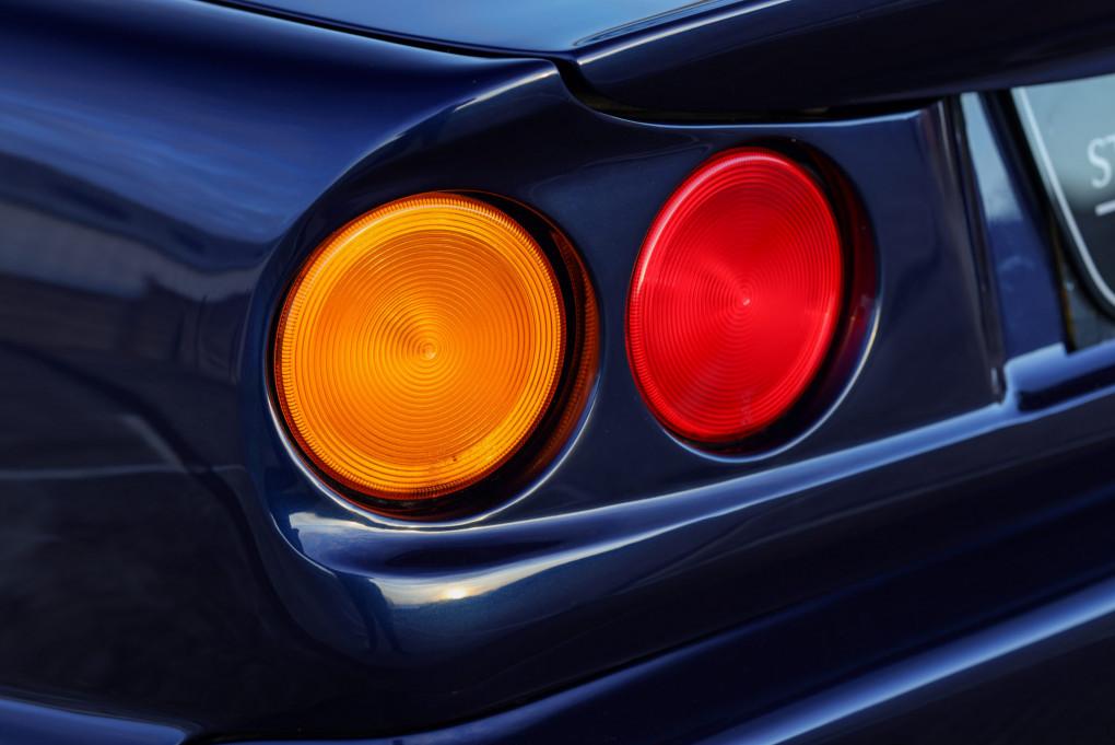 2000 Aston Martin Vantage