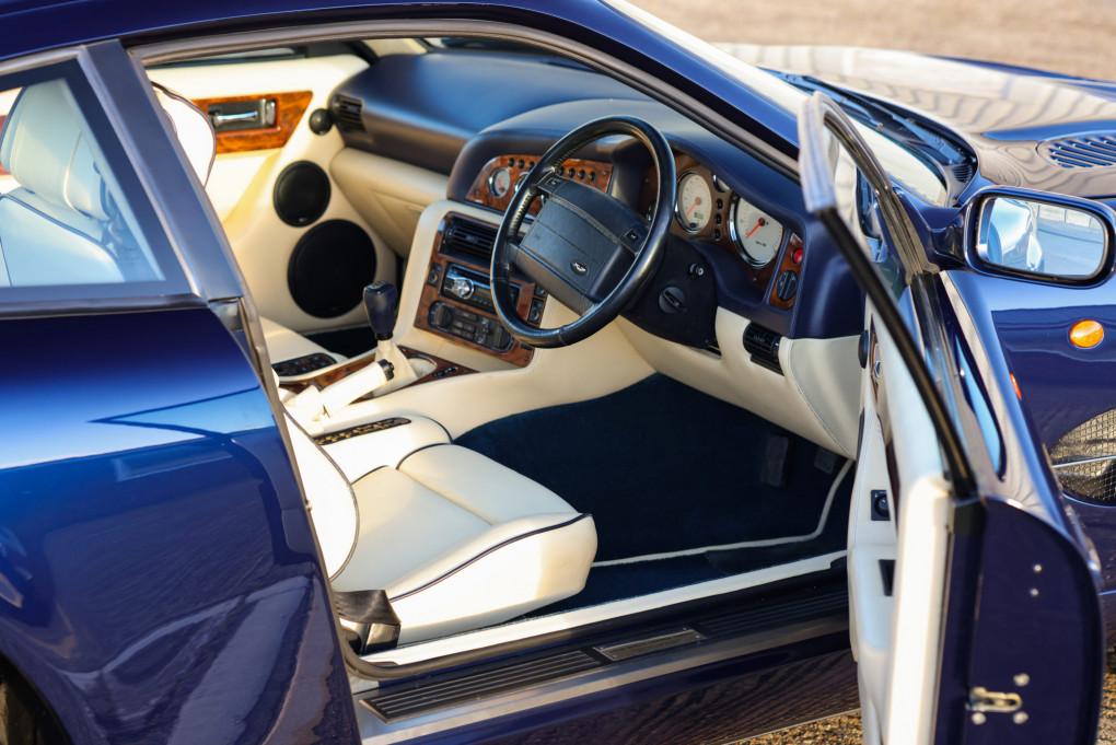 2000 Aston Martin Vantage