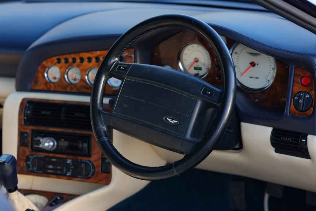 2000 Aston Martin Vantage