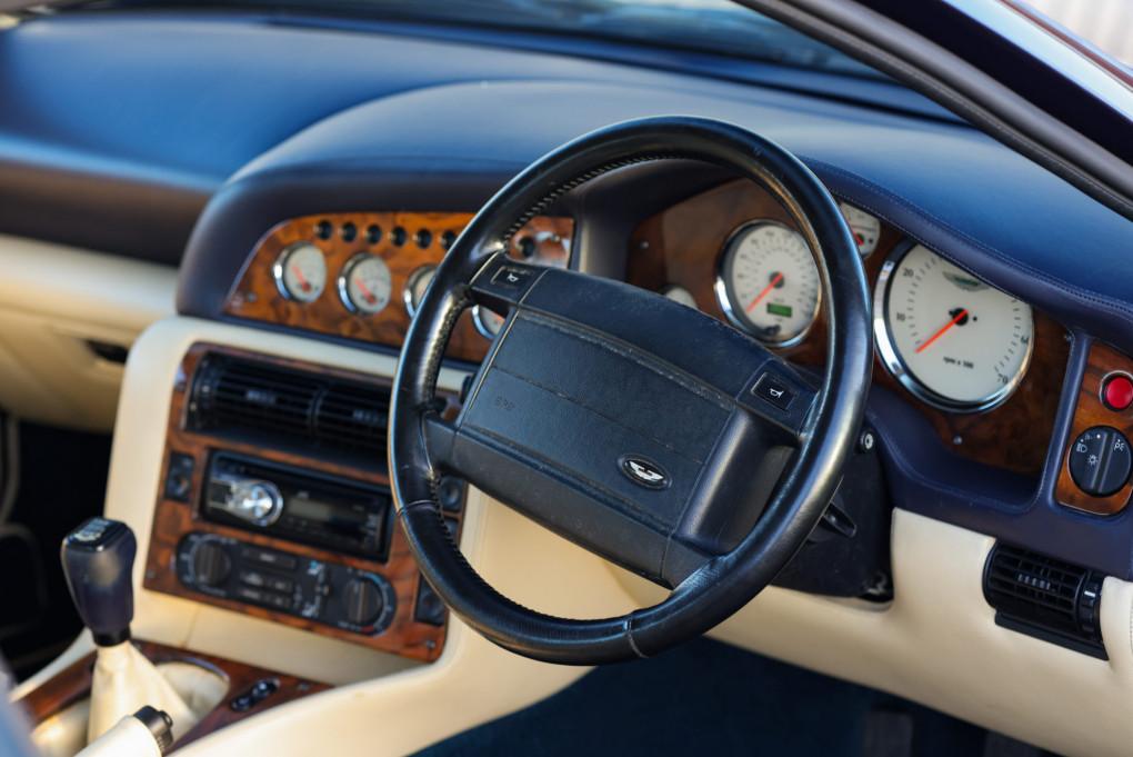 2000 Aston Martin Vantage
