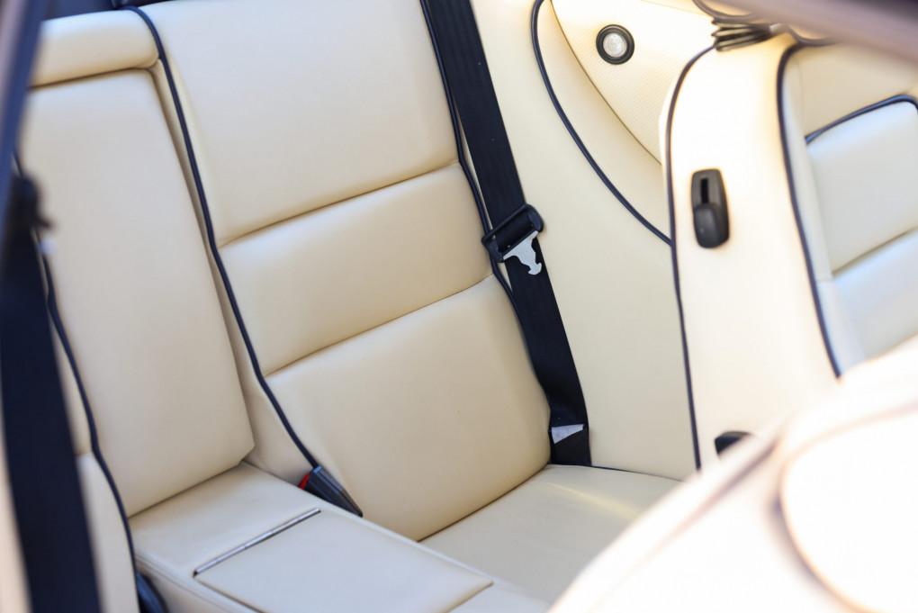 2000 Aston Martin Vantage