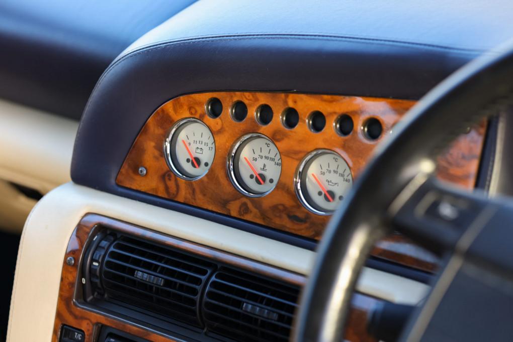 2000 Aston Martin Vantage