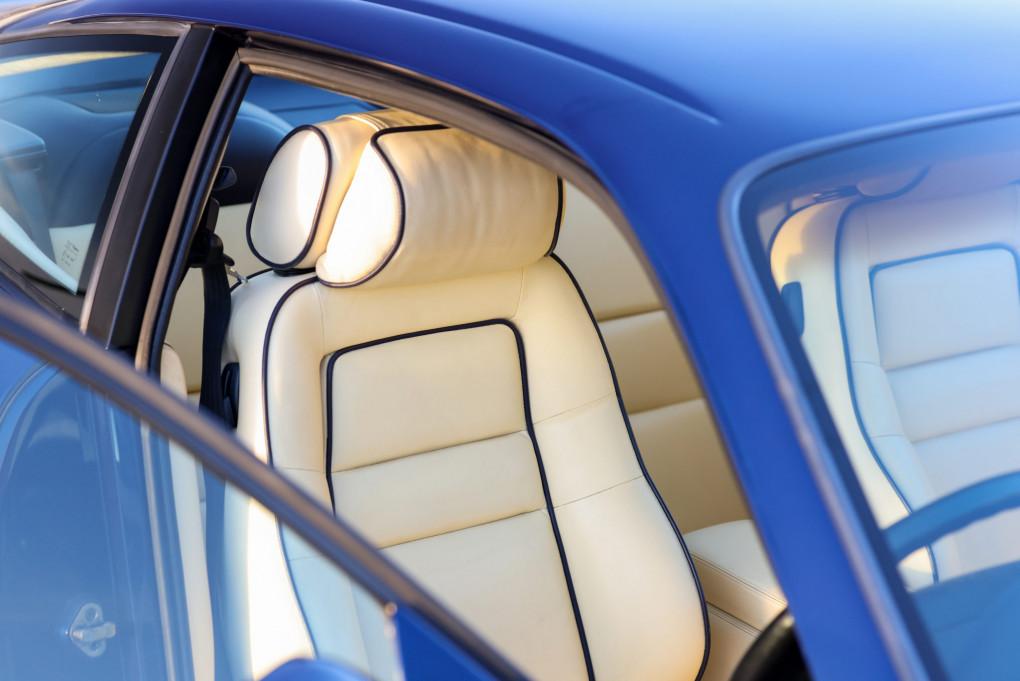 2000 Aston Martin Vantage
