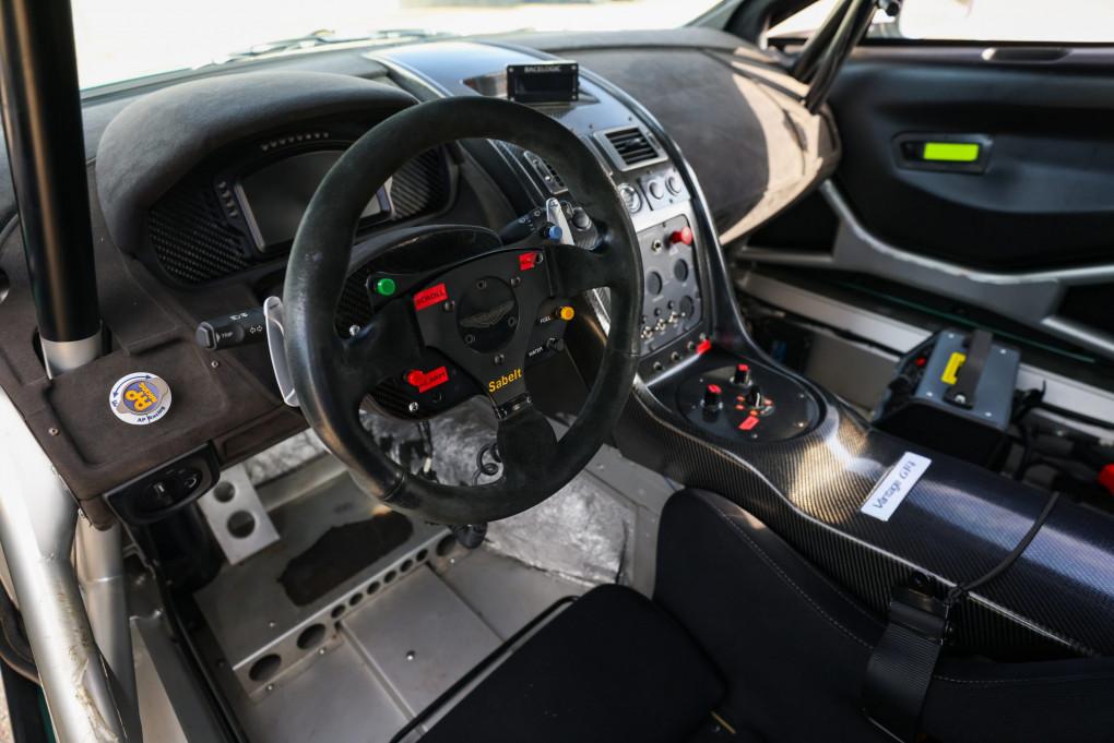 Aston Martin Vantage
