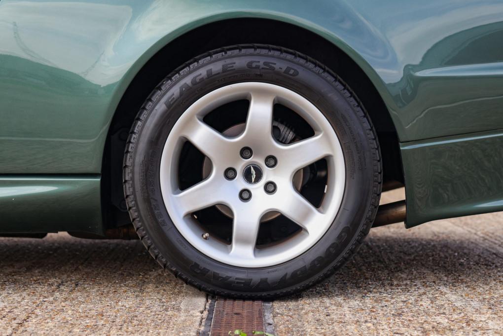 1994 Aston Martin Vantage