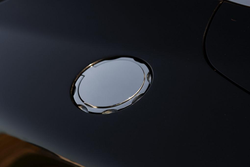 2005 Aston Martin Vanquish